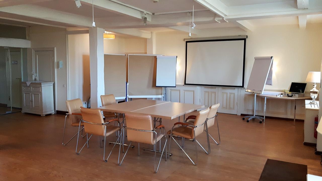 Landsitzhotel Und Seminarium Peterhof Hodorf Bagian luar foto