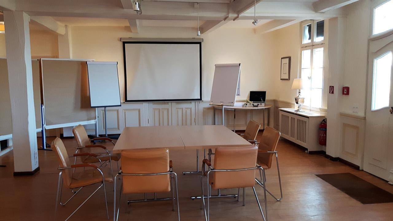 Landsitzhotel Und Seminarium Peterhof Hodorf Bagian luar foto
